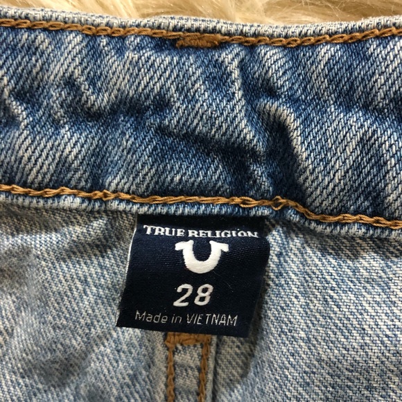 True Religion Crop Cuffed Brooklyn Jeans - Picture 5 of 7